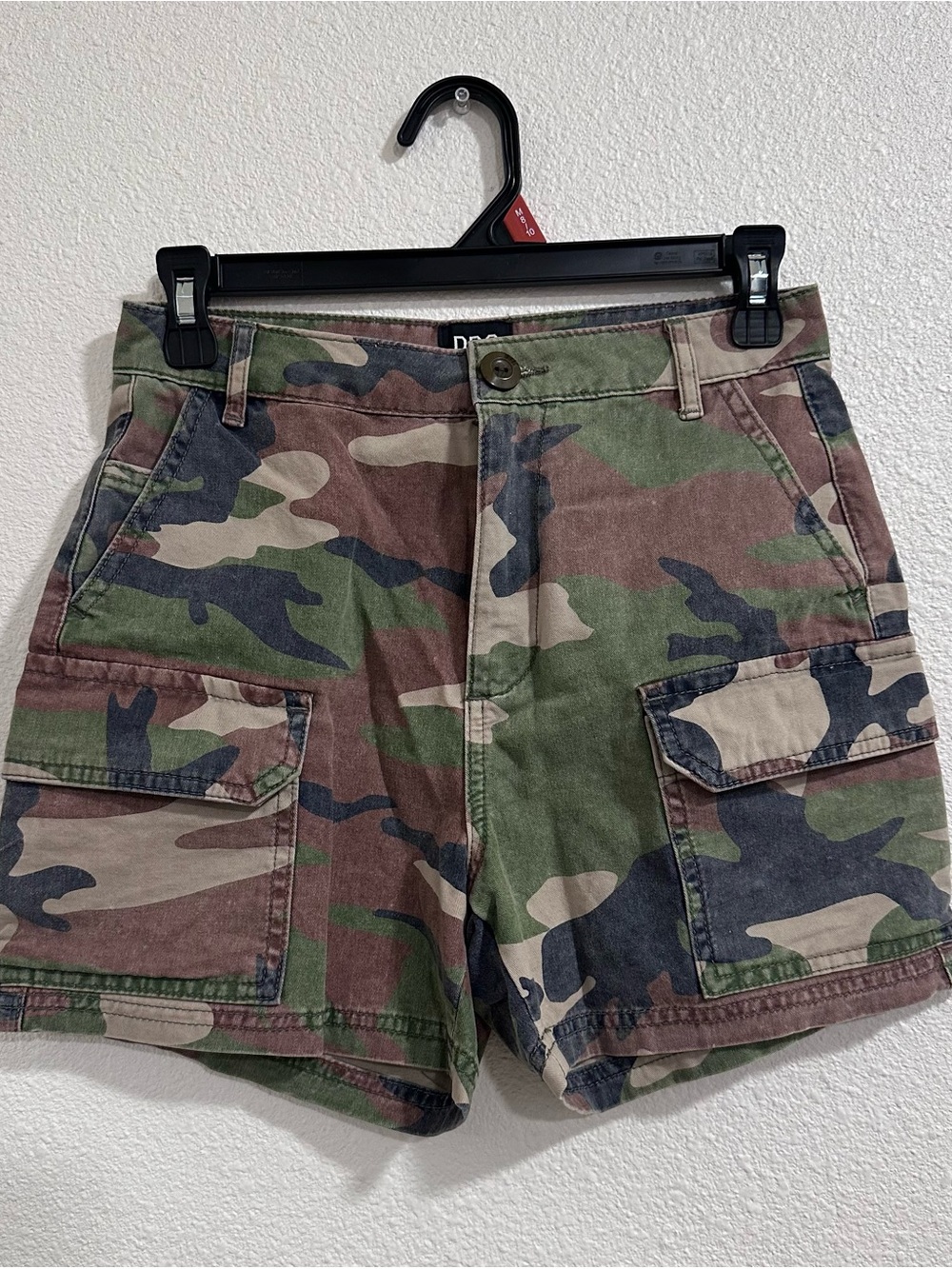 BDG Women's Camo Cargo Shorts - Green/Brown